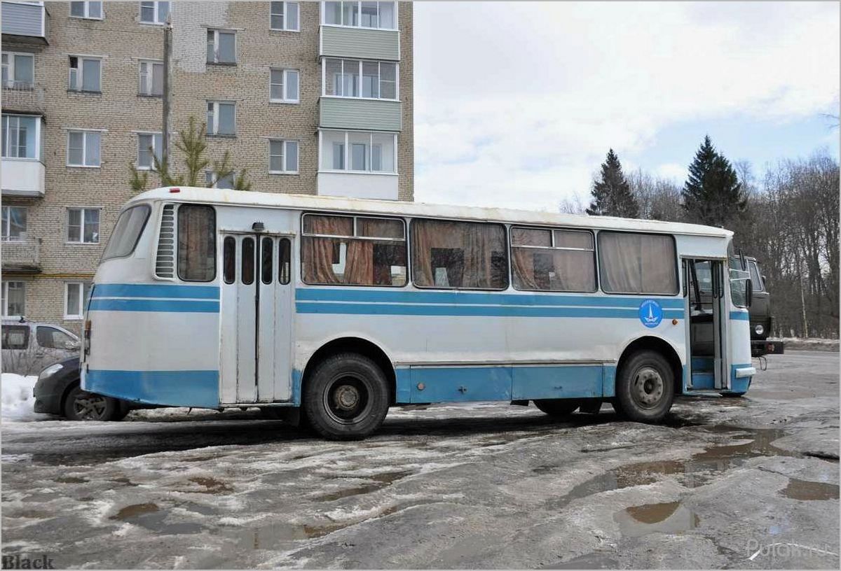 ЛАЗ-695Н: история создания, технические характеристики и особенности